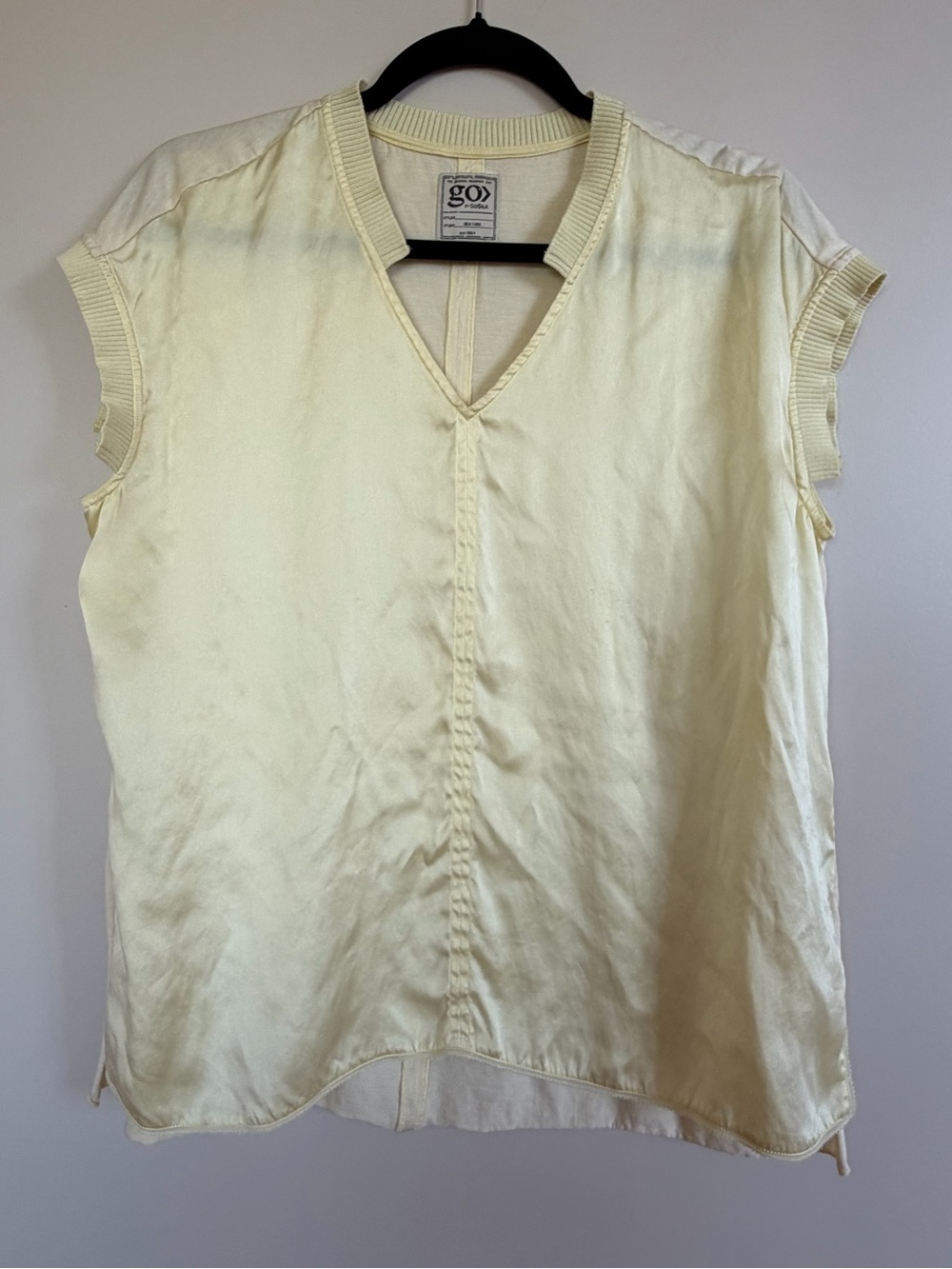 GO BY GO SILK Pale Yellow iconic anytime tee